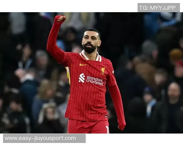 哈格里夫斯称姆伯莫技术能力被低估如同萨拉赫般出色 哈格里夫斯称姆伯莫技术能力被低估如同萨拉赫般出色